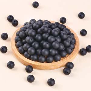 Vente en gros de bonne qualité bébé à mâcher sans BPA ficelle de dentition ronde colorée opale 12mm en silicone caméléon perle - Product Image 3