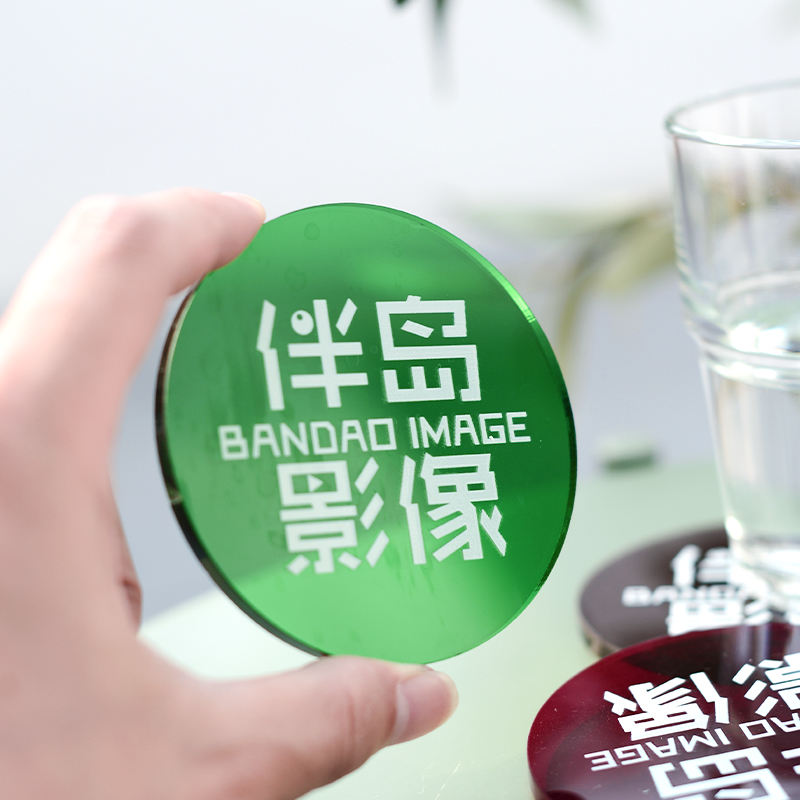 สีเขียว