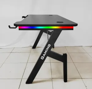 H-şekilli ergonomik bilgisayar oyun masası kırmızı renk PC oyun masası e-spor oyun masası RGB ışıkları ile