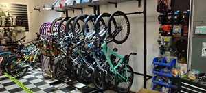 Organisateur de rangement domestique personnalisé, support vertical pour vélos, support horizontal réglable pour vélos de garage, support pour vélos <span class=keywords><strong>d</strong></span>'<span class=keywords><strong>appartement</strong></span> - Product Image 5