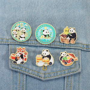 Pin de esmalte de panda de dibujos animados bebiendo té de hierbas y comiendo bambú, broche, insignia de solapa, joyería de animales linda, regalo para amigos, venta al por mayor - Product Image 1