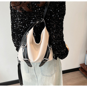 حقيبة ظهر عصرية للسيدات من البولي يوريثالات ، حقيبة حمل عصرية للنساء ، تصميم غير رسمي بحزام مزدوج على الكتف - Product Image 5