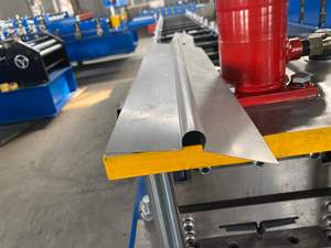 Machine de formage à froid de profilés légers entièrement automatique avec poinçonnage servo pour profilés métalliques sur mesure - Product Image 2