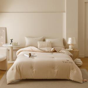 <span class=keywords><strong>Couette</strong></span> en coton à fibres longues 300T Remplissage en laine australienne <span class=keywords><strong>Couette</strong></span> <span class=keywords><strong>chaude</strong></span> Absorption d'humidité Literie textile pour hôtel <span class=keywords><strong>et</strong></span> maison - Product Image 1