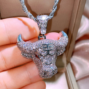 Collana con ciondolo a forma di testa di toro per uomo e donna, gioielli alla moda, regalo per l'uso quotidiano - Product Image 1