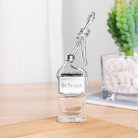 Bouteille de parfum de voiture de forme carrée vide de 8ml au design de luxe désodorisant de voiture suspendu pour diffuseur de parfum d'huiles essentielles