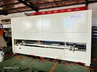 Machine de peinture au pistolet CNC automatique à 5 axes haute efficacité pour portes en bois, portes de placards