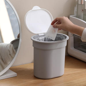 ถังขยะตั้งโต๊ะทรงกระบอกสีขาวพร้อมฝาปิดแบบพลิกสำหรับใช้ในบ้าน สำนักงาน หอพัก น้ำหนัก 0.3 กก. 6101 - Product Image 3