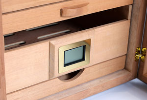 Humidor électronique pour cigares avec de bonnes étagères en bois de cèdre pur et contrôle constant de l'humidité pour les boîtes à cigares - Product Image 6