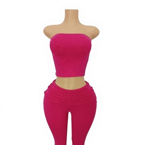 Set Loungewear da <span class=keywords><strong>Donna</strong></span> in Tessuto Traspirante con Top Corto Ricamato e Pantaloncini a Pieghe Svasati - Product Image 4