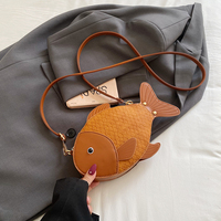 Nouveauté : Sac bandoulière fantaisie en forme de poisson 3D, sac à main de luxe en cuir PU, style animalier, petit sac à bandoulière pour femme