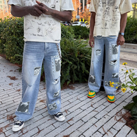 Jean baggy pour homme en denim déchiré, délavé, vieilli, avec appliqué patch portrait personnalisé et impression sérigraphiée