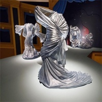 Sculpture artisanale en bronze d'une belle robe de femme Artisanat mental Bronze Jolie sculpture de robe de dame