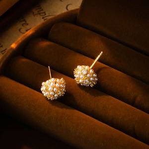 Pendientes de Perlas con Microincrustaciones Exquisitas, Modernos, de Alta Gama, Lujosos y Versátiles con un Brillo Intenso y Personalizados - Product Image 4