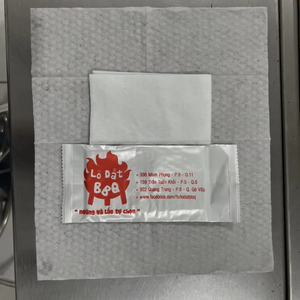 Paquete de toallitas húmedas de limpieza de viaje suaves no tejidas desechables de una sola pieza con estampado personalizado para limpieza de restaurante - Product Image 1