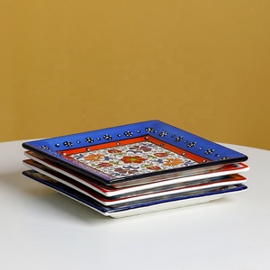 จานเซรามิกวาดลายด้วยมือสไตล์วินเทจ รูปทรงสี่เหลี่ยม ขนาด 8 นิ้ว - Product Image 2