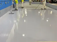 Peinture époxy industrielle autolissante à base d'eau, résistante aux fissures, pour revêtement de sol métallique, application au pinceau pour garage