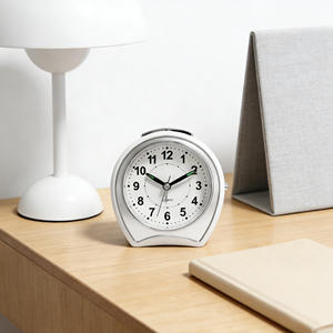 Reloj Despertador Clásico Blanco de 5 Pulgadas con Forma de Campana y Manecillas Luminosas para Personas con Sueño Pesado - Product Image 3