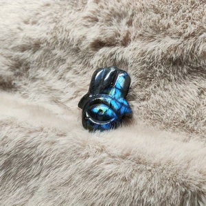 Labradorite naturelle de haute qualité en gros, forme de paume de main, pour la décoration de la maison et le Feng Shui - Product Image 2