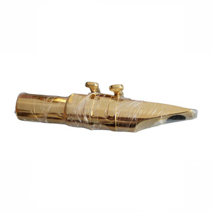 Boquilla de Saxofón Barítono de Metal Chapado en Oro Eastern Music con Tapa y Abrazadera - Product Image 4