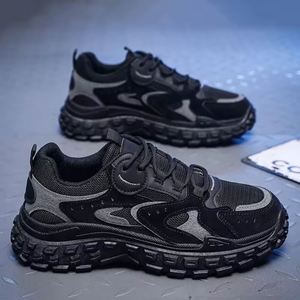 1 1 Nouvelles chaussures en maille respirante Tendance pour hommes Chaussures de sport et de loisirs antidérapantes et résistantes à l'usure - Product Image 2