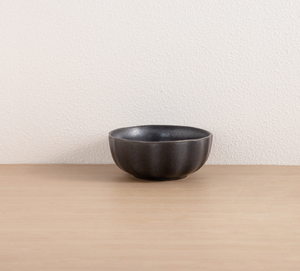 Juego de Vajilla de Cerámica Reactiva Negra Mate Personalizada al por Mayor, Platos y Tazones de Gres con Forma Orgánica, Diseño y Logotipo Gratuitos Disponibles - Product Image 6