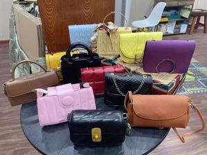 2023 Nuevo. ANNA Ropa de Segunda Mano, Fardos de Bolsos Usados, Bolsos de Hombro de Diseñador para Mujer, Bolsos de Señora Usados, Ropa Usada - Product Image 5