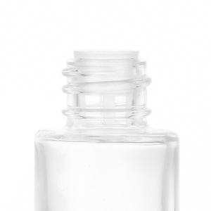 ขวดแก้วทรงกระบอกใสสำหรับเครื่องสำอาง พร้อมหลอดหยดสีเงินสำหรับของเหลวเครื่องสำอาง - Product Image 1