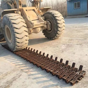 Vías antideslizantes de larga duración y fácil mantenimiento especiales para 50 cargadoras con neumáticos de goma 23,5-25 - Product Image 5