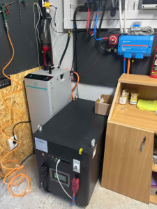 แบตเตอรี่ลิเธียม Lifepo4 สำหรับตลาด EU Spot Market 51.2V 628Ah แบบเรียงซ้อน 32kWh ชุดแบตเตอรี่ลิเธียม JK V19 300A BMS พร้อมแผ่นทำความร้อน 8000 รอบการใช้งาน - Product Image 6