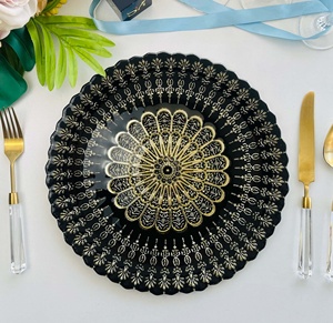 Assiettes de présentation contemporaines de luxe en verre coloré avec motif de dentelle gaufrée Mandala pour la décoration de <span class=keywords><strong>table</strong></span> de banquet de mariage - Product Image 1