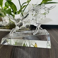 Figurine de taureau en cristal K9 en gros, statue de taureau de Wall Street en cristal transparent, gravure de logo personnalisée, récompense d'entreprise