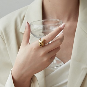 High Quality Popular Stainless Steel <b>Rings</b> <b>Thick</b> Curved Gold Plated Finger <b>Ring</b> - Product Image 1