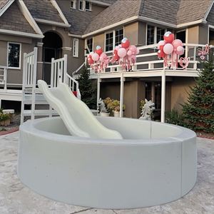 Piscine à balles intérieure en mousse blanche moderne sur mesure de 4, 5 ou 6 pieds pour événements scolaires, fêtes d'enfants, anniversaires, clubs et location d'équipements de piscine à balles - Product Image 4