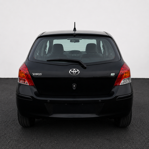 Berline compacte d'occasion d'origine japonaise, cinq places, bien entretenue et confortable, conduite à gauche, exportation en gros pour concessionnaires étrangers pour Yaris - Product Image 3