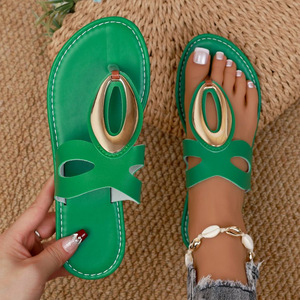 Sandali piatti da donna stile fatina con stampa leopardata, leggeri, estivi, con chiusura a bottone, in tessuto elasticizzato, alla moda, con dettagli metallici. - Product Image 2