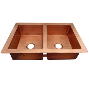 Fregadero de granja de cobre elegante con detalles rústicos, perfecto para interiores de inspiración rústica y vintage modernos - Product Image 1