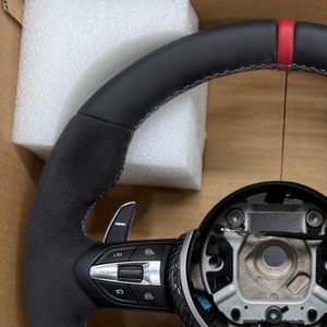 Volant sport Alcantara à fond plat pour <span class=keywords><strong>BMW</strong></span> F30 F10 F12 F15 F16 F20 F21 F22 F25 F26 F15 F32 F33 F34 F35 E70 E90 X3 <span class=keywords><strong>X5</strong></span> - Product Image 4