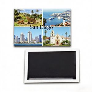 Autocollant photo personnalisé de l'île de Coronado, aimant souvenir en étain avec l'image du skyline du port de San Diego, icône de la ville et repère mondial, et le monde marin - Product Image 1