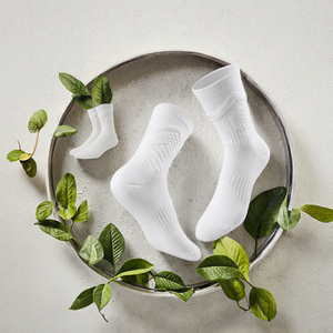 Chaussettes de sport pour jeunes et adultes, chaussettes de basket-ball, de course à pied, de tennis, respirantes, absorbant la transpiration, antibactériennes, décontractées pour le printemps - Product Image 3