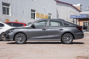 2025 Nuova <span class=keywords><strong>MG</strong></span> MG5 Sport Sedan 180DVVT con Cambio Automatico a Benzina - Auto in Offerta - Product Image 4