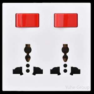 Enchufe de PC de 2 orificios estándar británico de Hong Kong de 13A con interruptor para calentador de agua de cocina - Product Image 3