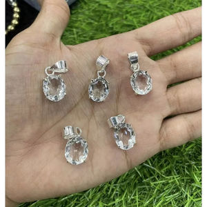 Pendentif en quartz clair à facettes de forme ovale, pierre précieuse véritable taillée et facettée, style bohème, été, collier de plage - Product Image 1