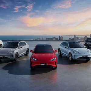 2025 Huaweis Seres Aito M5 Ultra EV Hybrid Awd Performance Edition Extended Range 4wd Aito M7 M8 M9 New Energy Vehicle SUV - Product Image 5