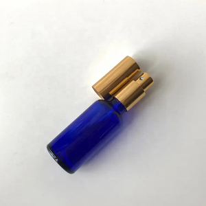 Flacon vaporisateur en verre bleu foncé réutilisable <span class=keywords><strong>de</strong></span> 50 ml pour cheveux et corps, idéal pour les huiles essentielles, les toniques faciaux et l'<span class=keywords><strong>eau</strong></span> <span class=keywords><strong>de</strong></span> rose - Product Image 2