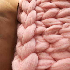 Superkuschelige, dicke, handgefertigte Häkel- und Strickdecke aus Acryl mit Zopfmuster, Babydecke, Winter-Heimdekoration - Product Image 6