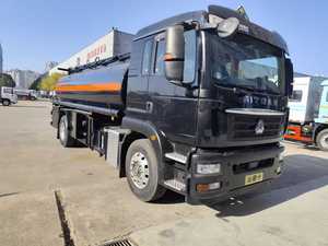 <span class=keywords><strong>Camion</strong></span>-<span class=keywords><strong>citerne</strong></span> à carburant diesel Sinotruk 4x2 pour le transport de produits chimiques, transmission manuelle, matériau en acier, neuf, en vente - Product Image 1