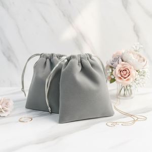 Bolsa de Almacenamiento de Joyas de Terciopelo, Doble Cara, con Cordón, Portátil, Ecológica, Organizador de 7x9 cm - Product Image 1