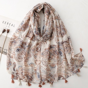 Écharpe légère de style <span class=keywords><strong>ethnique</strong></span>, couleur <span class=keywords><strong>beige</strong></span>, imprimé motif cachemire, avec pompons, 180*90cm, grande écharpe longue en voile de coton à motif paisley - Product Image 1