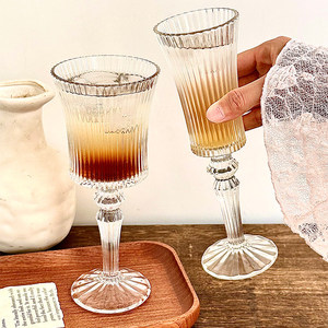 Verre à vin à pied côtelé en gros, verre à cocktail à rayures verticales pour bar, fête, mariage, articles de bar à boisson - Product Image 1